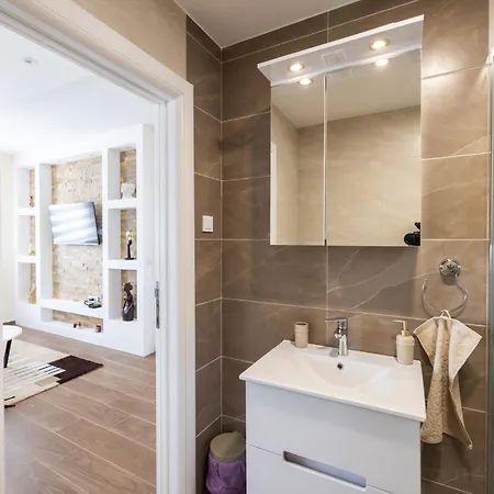 Javorov List Lux * Šabac