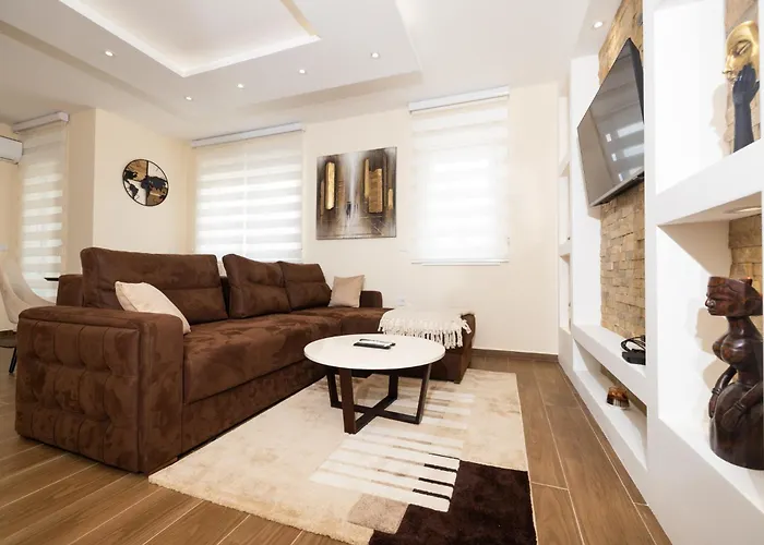 Javorov List Lux Σάμπατς