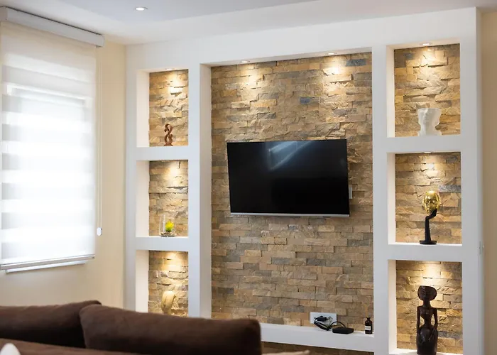 Javorov List Lux * Σάμπατς