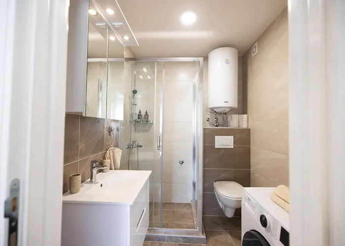 Javorov List Lux Σάμπατς